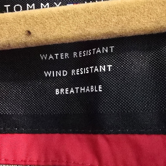 Tommy Hilfiger Men's Red Windbreaker - Picture 6 of 14